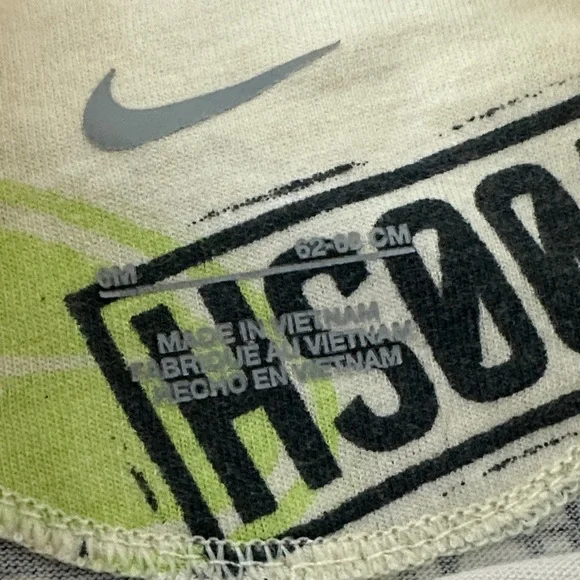 Nike Baby Just Do It Graphic Onesie and Pant Set - Picture 2 of 7